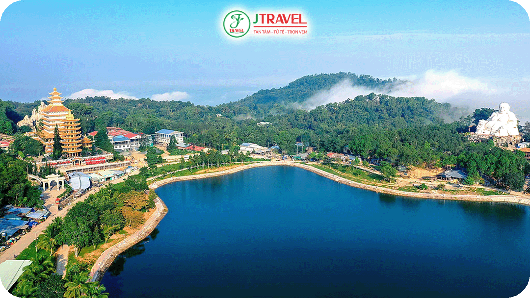 Núi Cấm là ngọn núi cao nhất vùng Đồng bằng sông Cửu Long