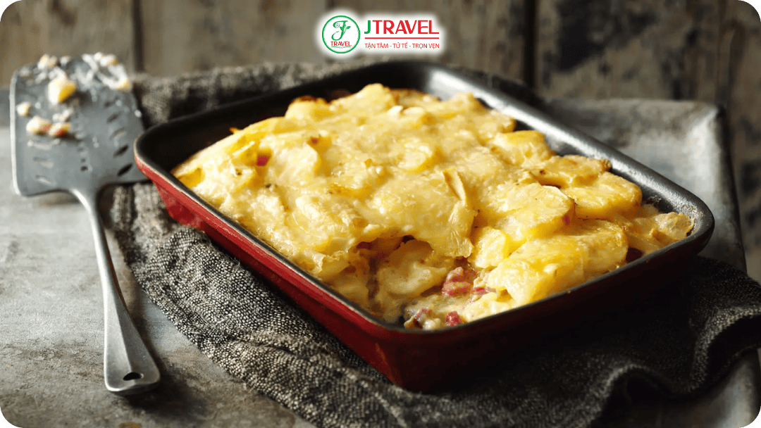 Tartiflette - Phô mai nướng với khoai tây và thịt xông khói
