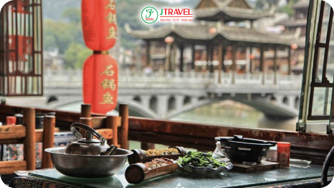 Thưởng thức các món ăn tại Ô Trấn