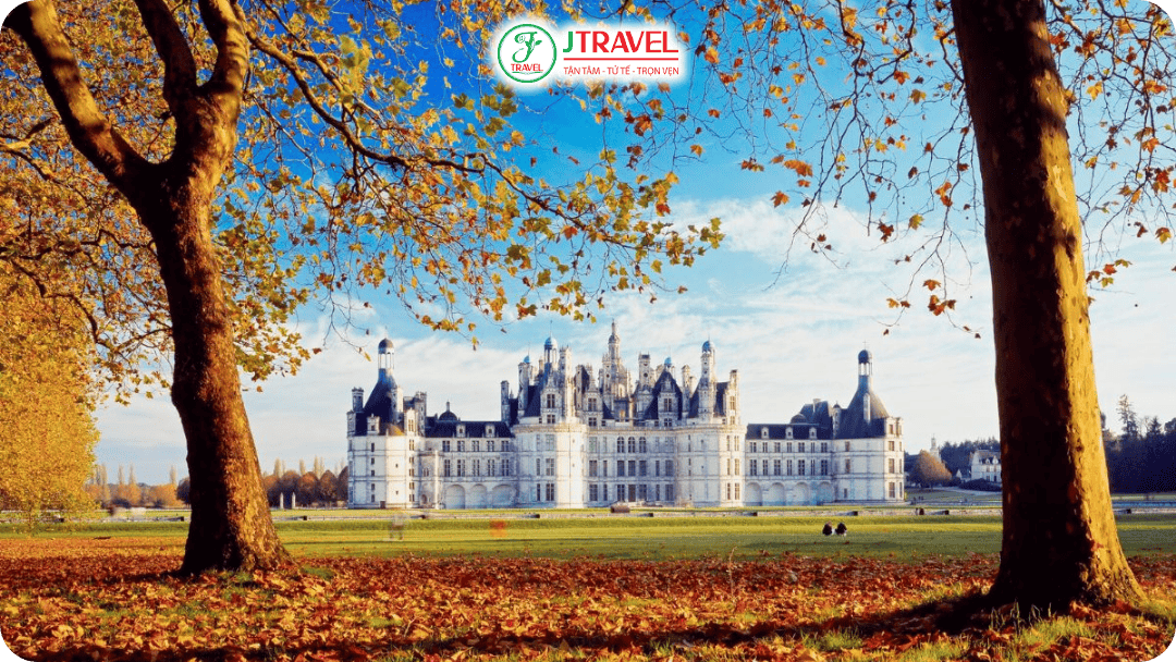 Thung lũng Loire - Lâu đài cổ giữa rừng thu tuyệt sắc