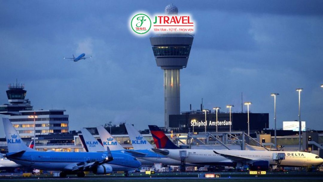 Sân bay Amsterdam Airport Schiphol là một trong những trung tâm trung chuyển hàng không và logistics lớn nhất châu Âu