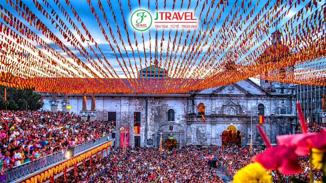 Nghi lễ tôn giáo tại Basilica del Santo Niño trong lễ hội Sinulog