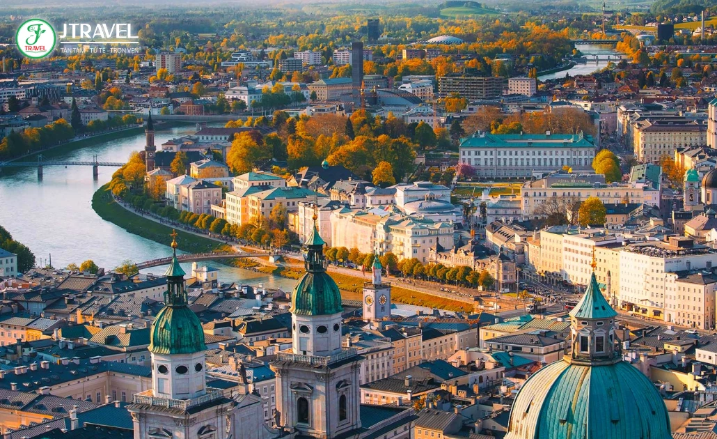 Lựa chọn điểm đến và thời điểm an toàn khi du lịch Đông Âu