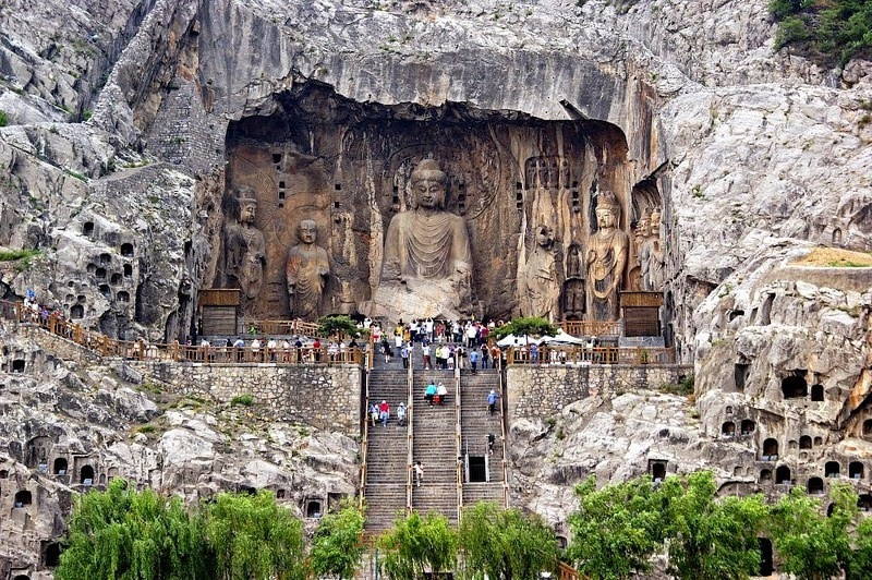 Long Môn Thạch Động