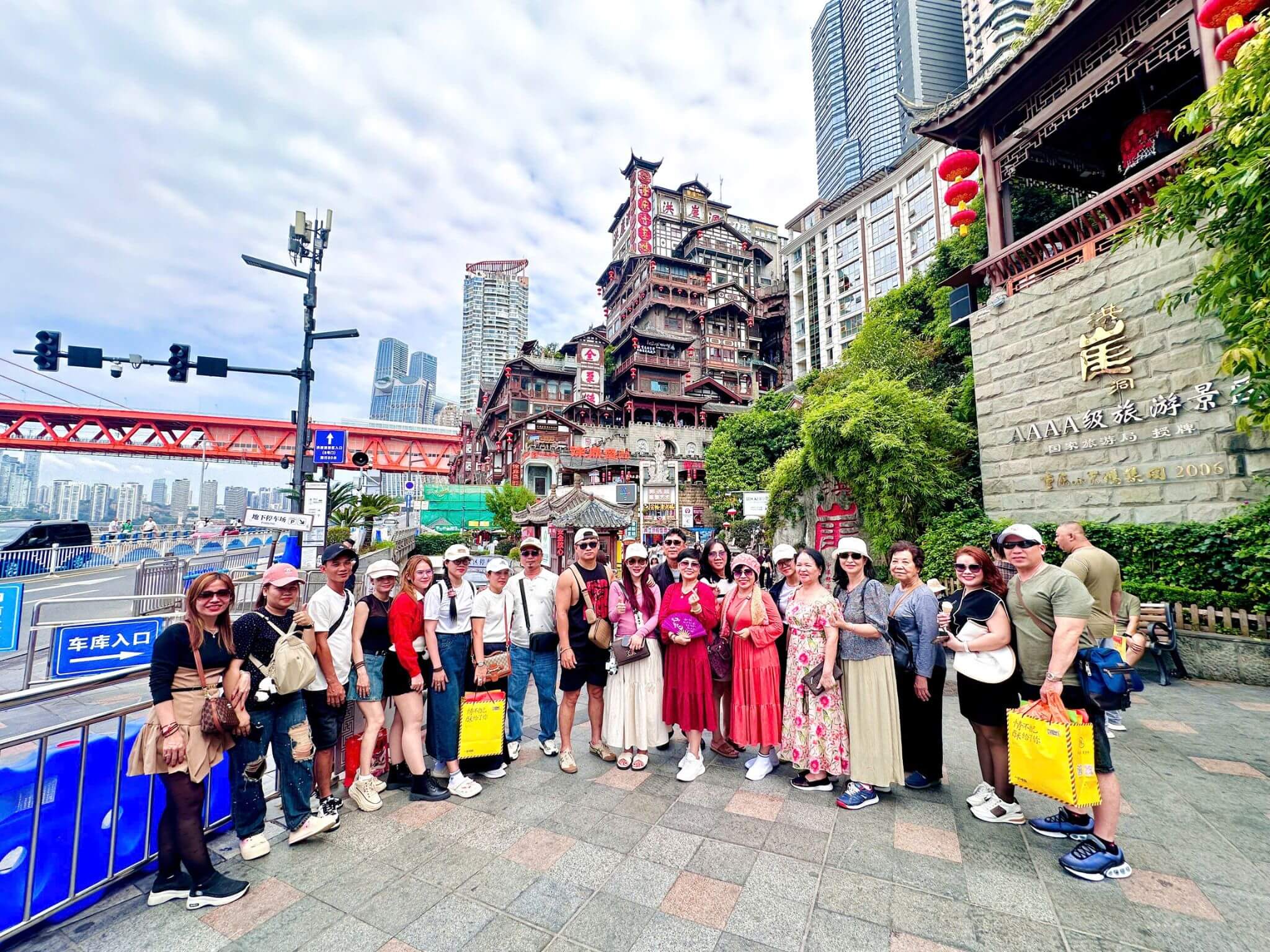 J Travel – lựa chọn uy tín khi du lịch Trùng Khánh kết hợp bắt trend motor