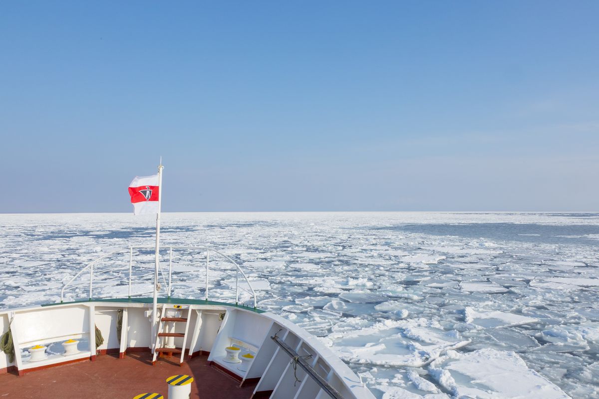 Ngắm biển băng Okhotsk từ boong tàu Aurora, Abashiri