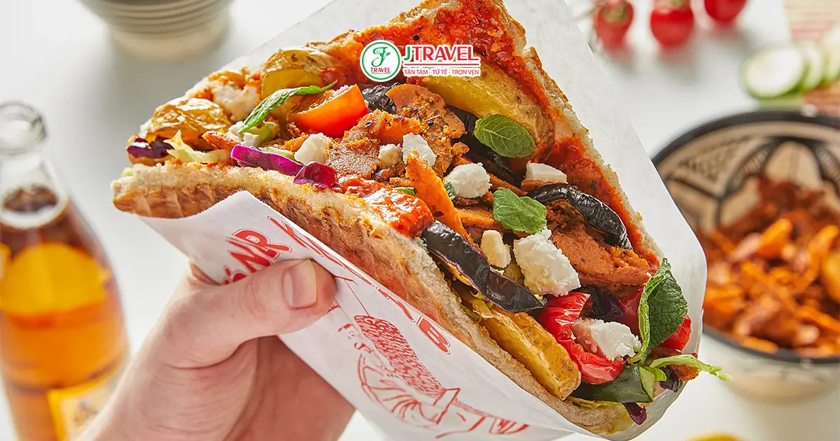Döner Kebab – Biểu Tượng Của Ẩm Thực Đường Phố Thổ Nhĩ Kỳ