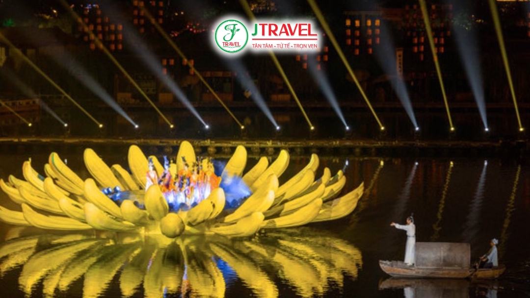 Màn biểu diễn cổ trang đặc sắc tại Thanh Minh Thượng Hà Viên 