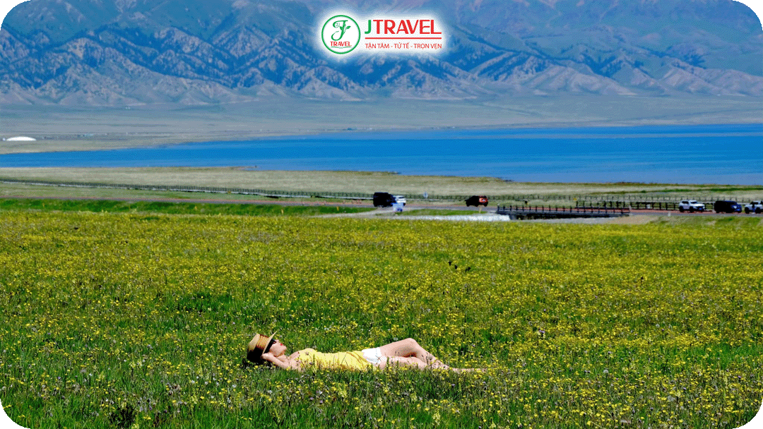 Mùa hè mang đến một Tân Cương tràn đầy sức sống đặc biệt là Bắc Cương