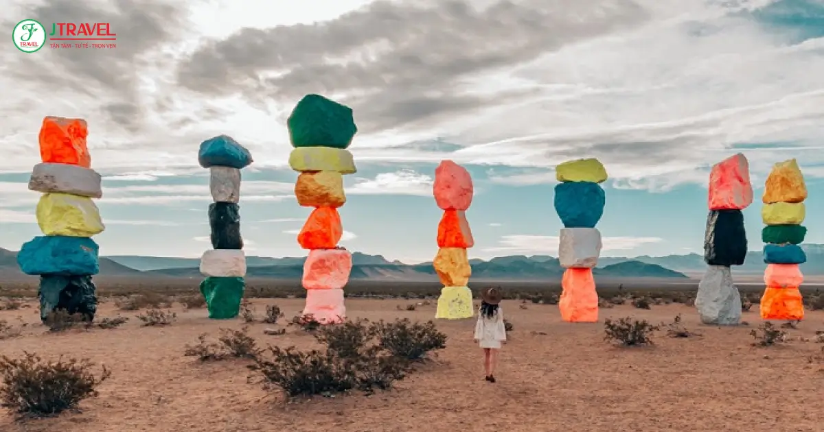 Công viên đá bảy màu