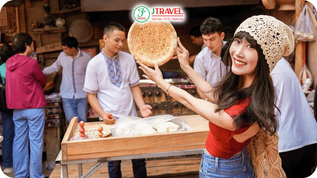 Dạo bộ trong phố cổ là cách tốt nhất để khám phá Kashgar