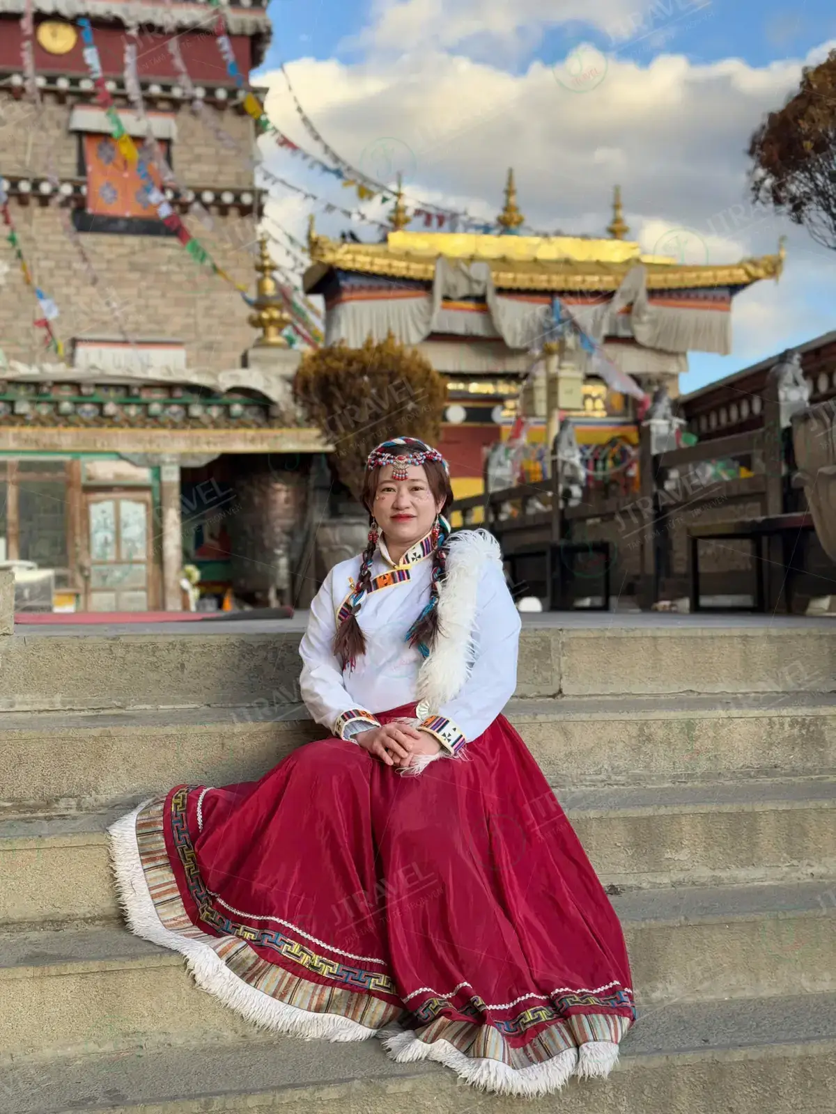 Du khách JTRAVEL tham quan Thành Cổ - Lệ Giang
