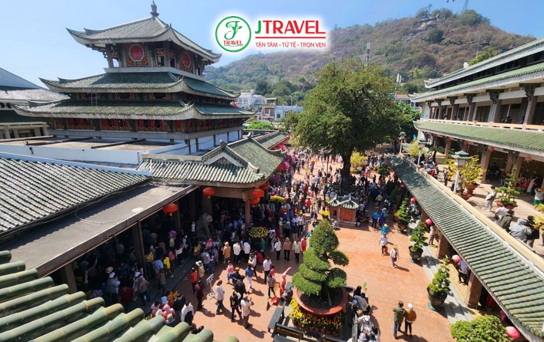 Miếu Bà Chúa Xứ Núi Sam