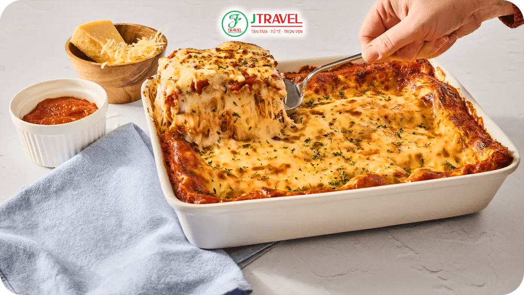Lasagna là món ăn phổ biến trong các gia đình Ý và được phục vụ nhiều trong mùa se lạnh
