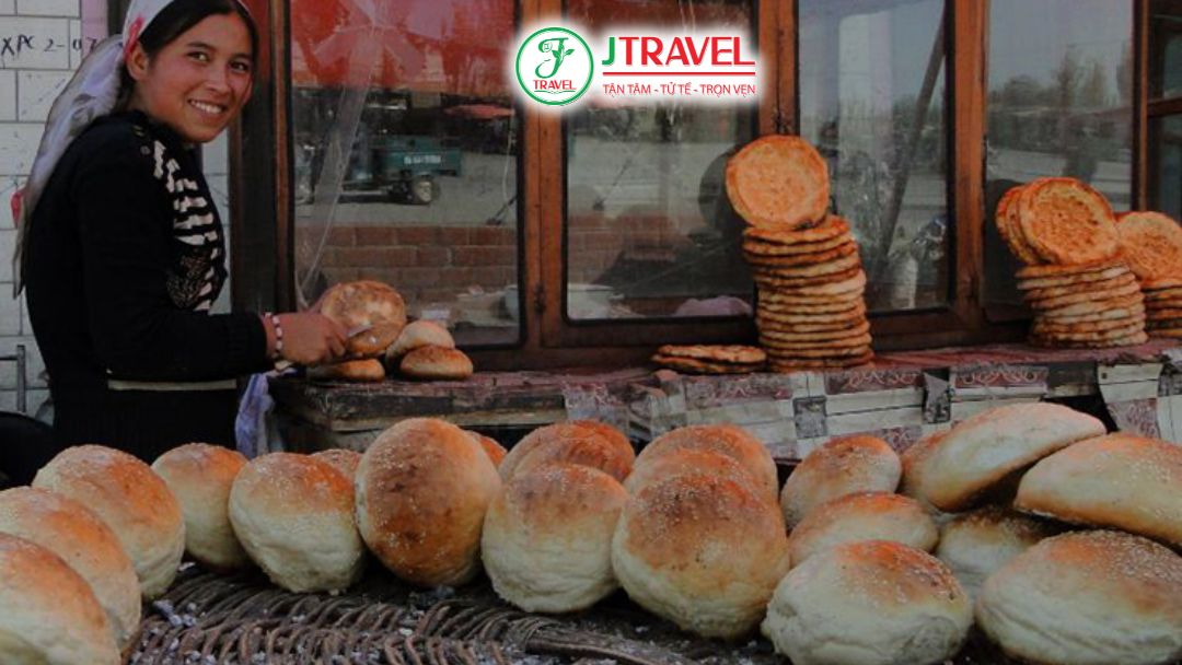 Bánh Naan có tính ứng dụng cao vùng Tân Cương