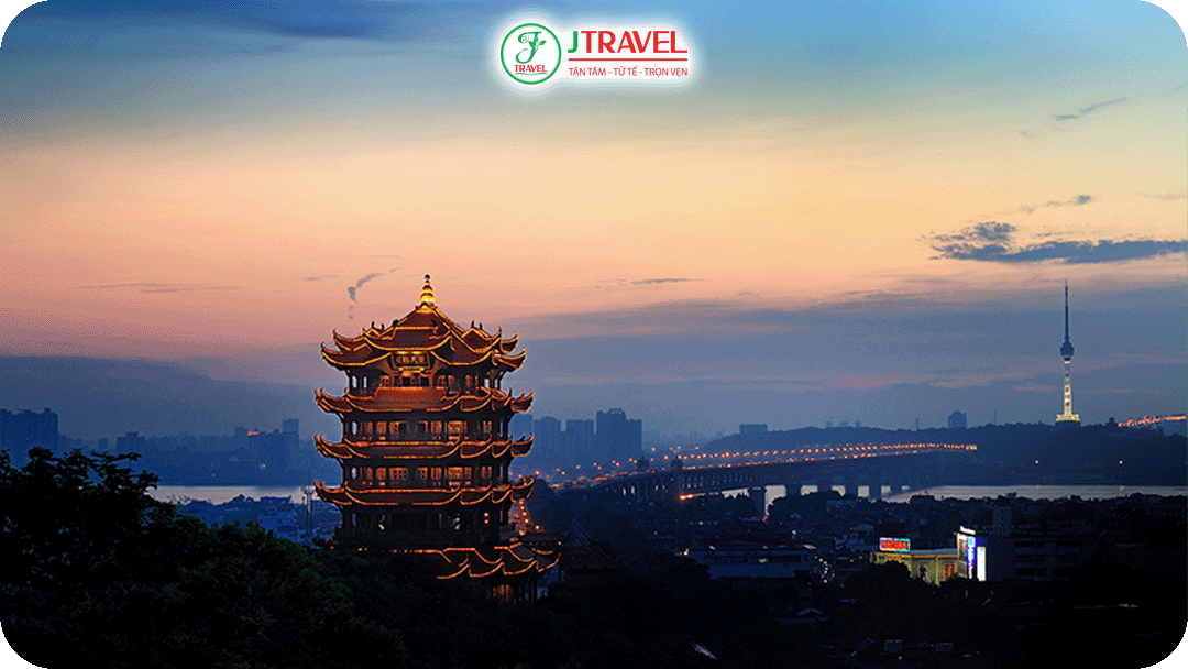 Phóng tầm mắt ngắm nhìn sông Trường Giang từ Hoàng Hạc Lâu