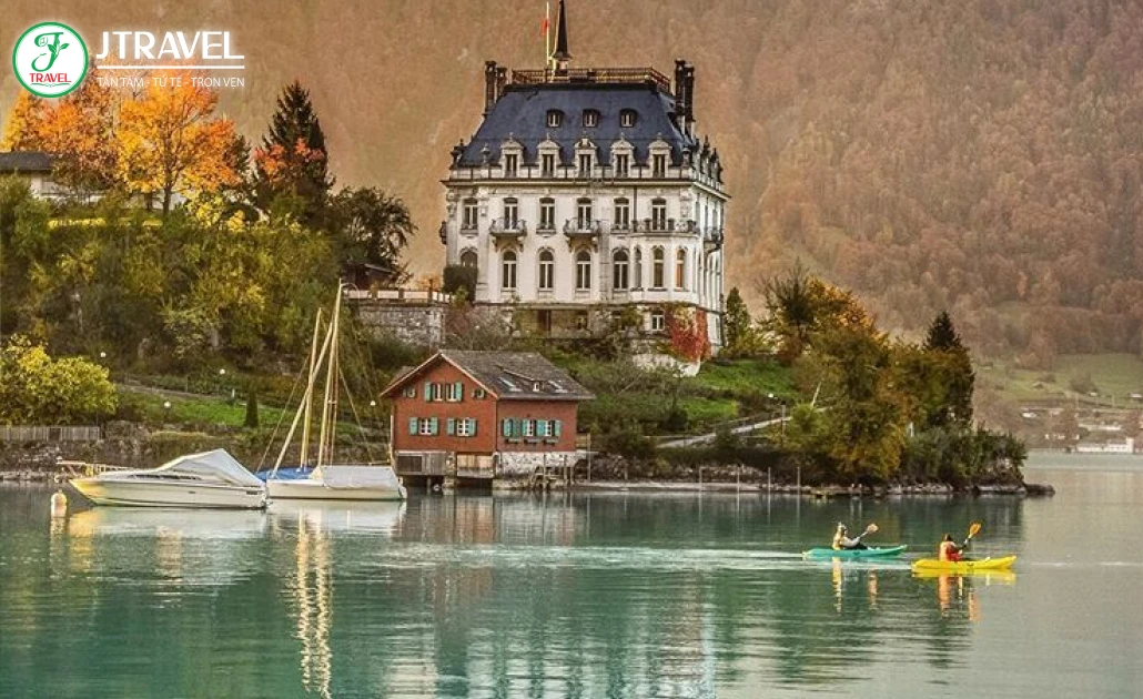 Hồ Brienz mùa thu