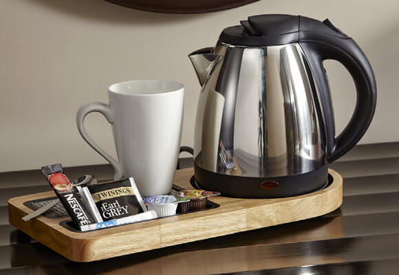 Khách sạn Mỹ không có ấm đun nước và đồ uống nóng trong phòng