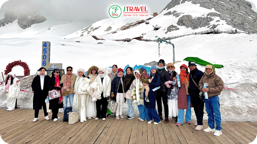 Đội ngũ HDV của J Travel nắm vững kiến thức văn hóa – lịch sử