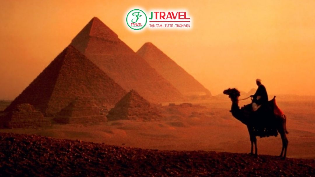 Cưỡi Lạc Đà Và Ngắm Hoàng Hôn Bên Kim Tự Tháp Giza