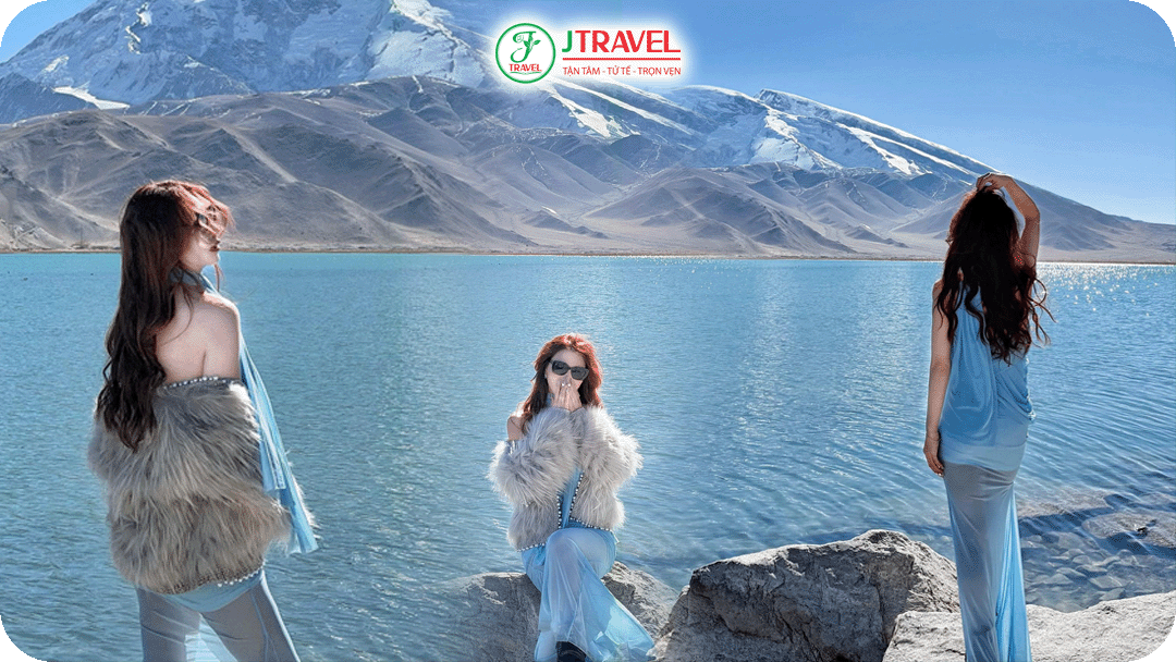 Hồ Karakul - Hồ nước ấn tượng nhất tại khu vực phía Tây Tân Cương