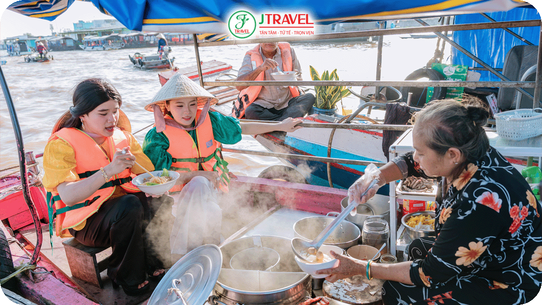 Trải nghiệm ăn sáng, uống cà phê ngay trên ghe độc đáo