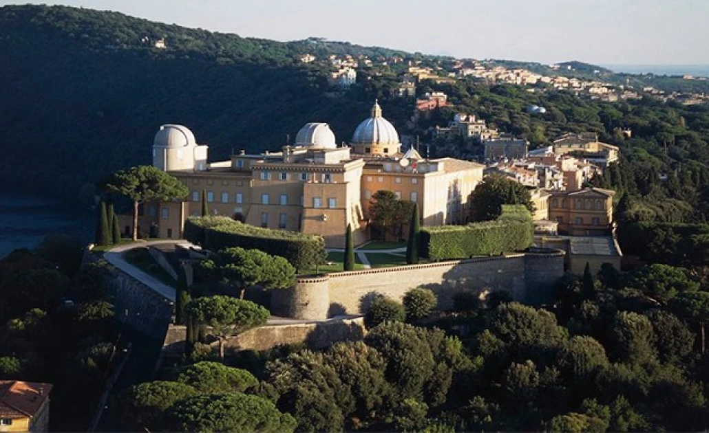 Thời tiết ấm áp và ánh nắng chan hòa tại Vatican, Ý vào mùa xuân và thu