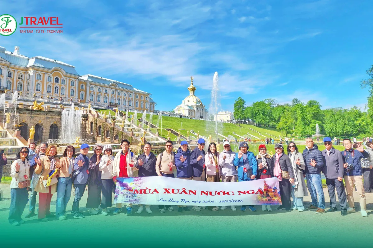 Đoàn khách J Travel tham quan Peterhof, Saint Petersburg