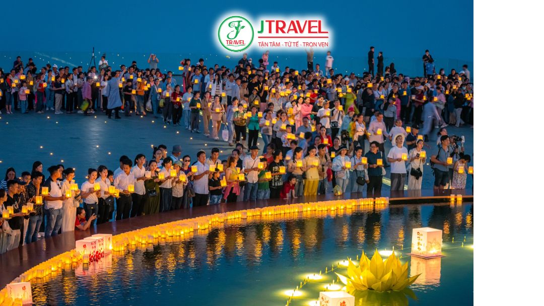 Hàng ngàn người tham gia lễ