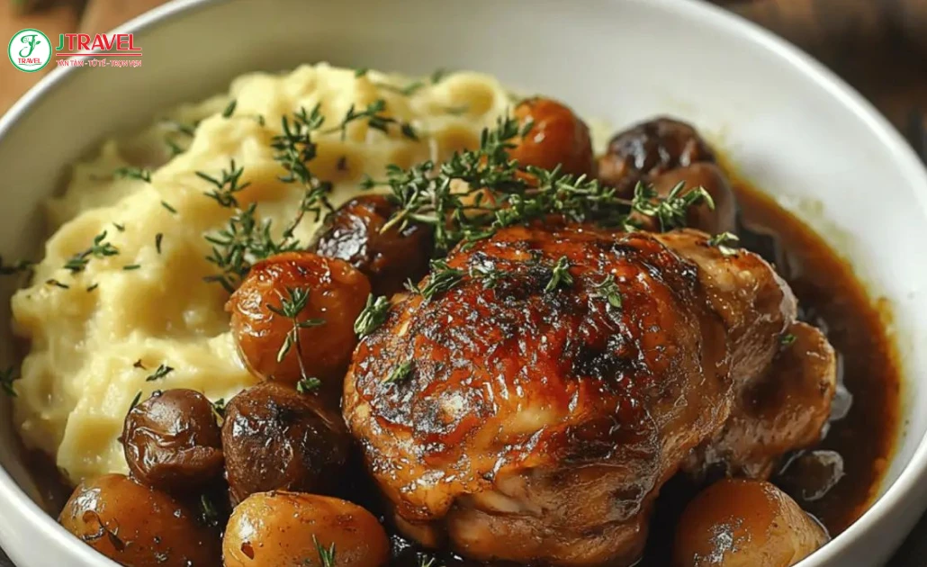 Coq au Vin – món gà nấu rượu vang cổ điển