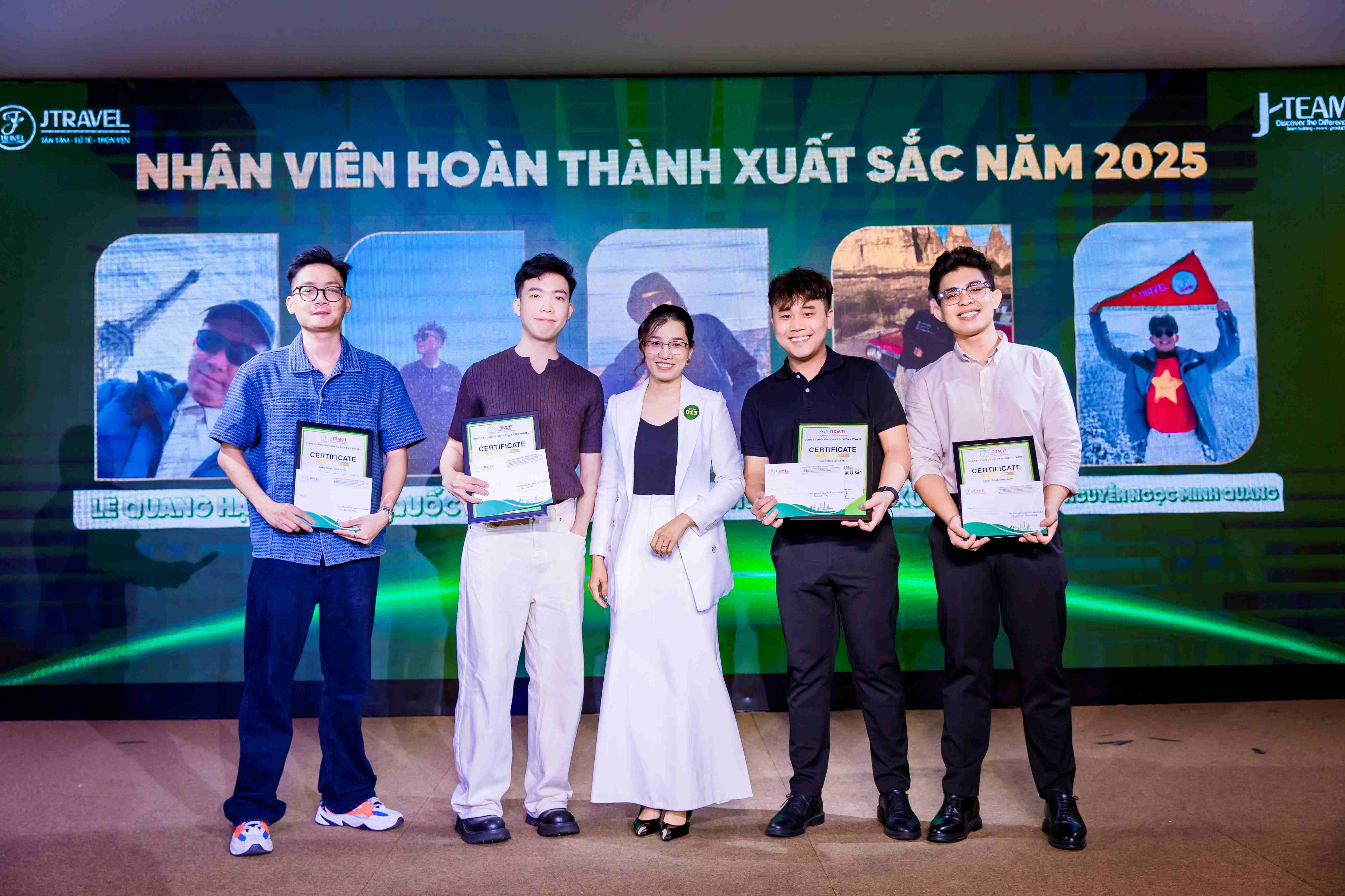 Nhân viên hoàn thành xuất sắc năm 2025