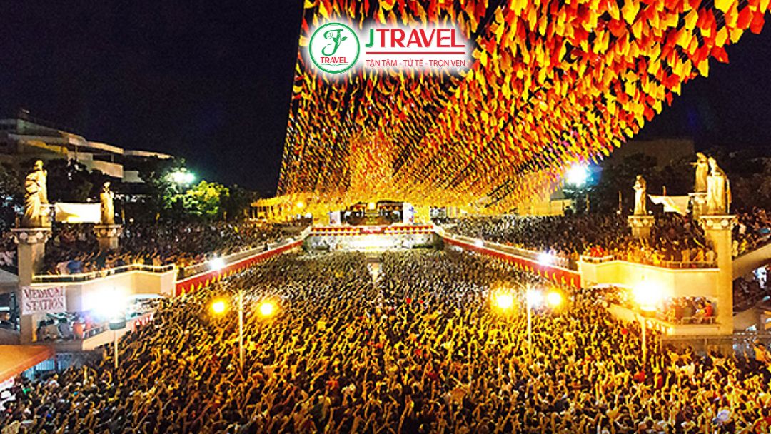 Không khí lễ hội Sinulog ngày đêm sôi động