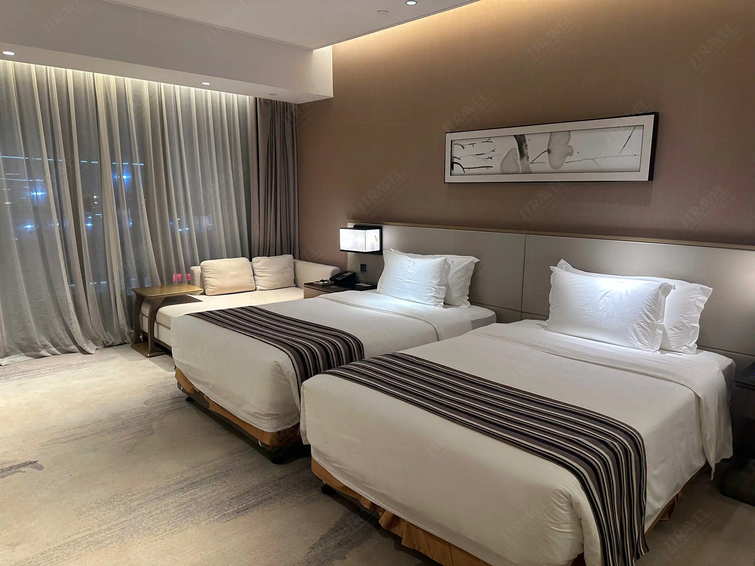 Khách sạn đạt tiêu chuẩn 4 - 5 sao