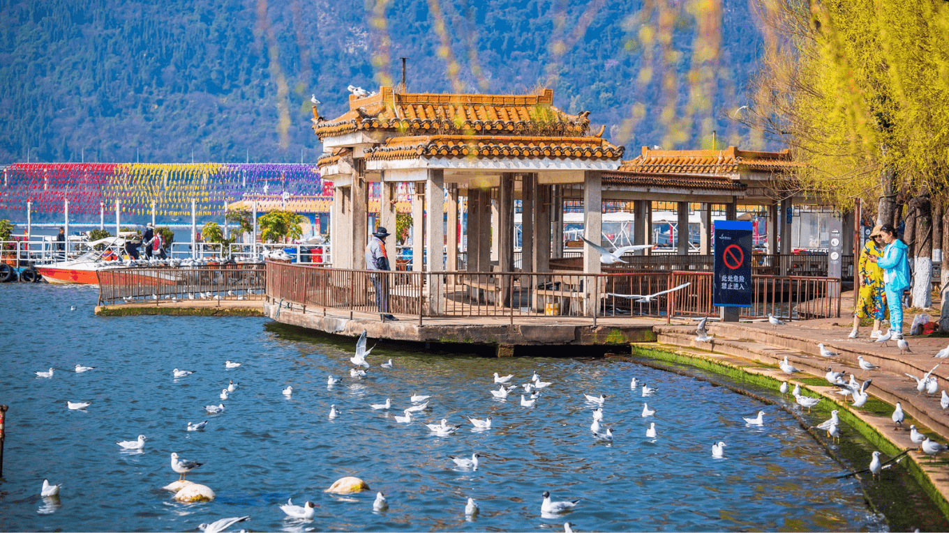 Tour Trung Quốc: Côn Minh – Núi Tuyết Kiệu Tử – Hồ Điền Trì Bằng Tàu Cao Tốc