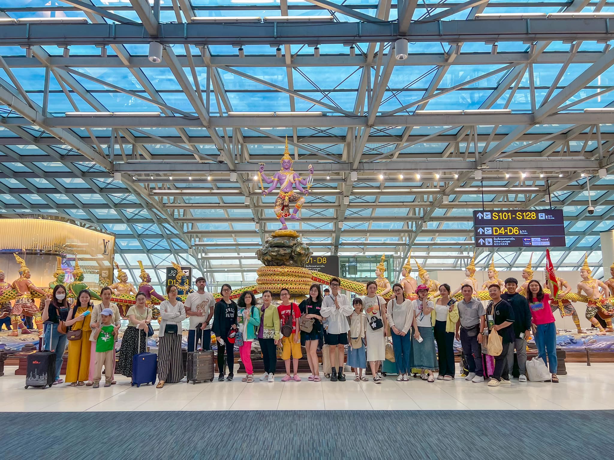 Khách J Travel nhập cảnh tại Sân bay Suvarnabhumi (BKK) – Bangkok