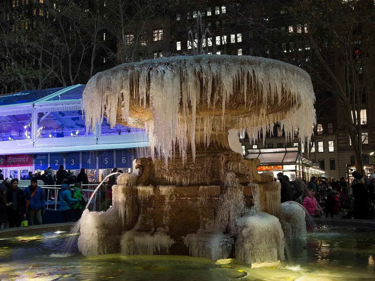 Chợ Giáng sinh New York tại Winter Village công viên Bryant