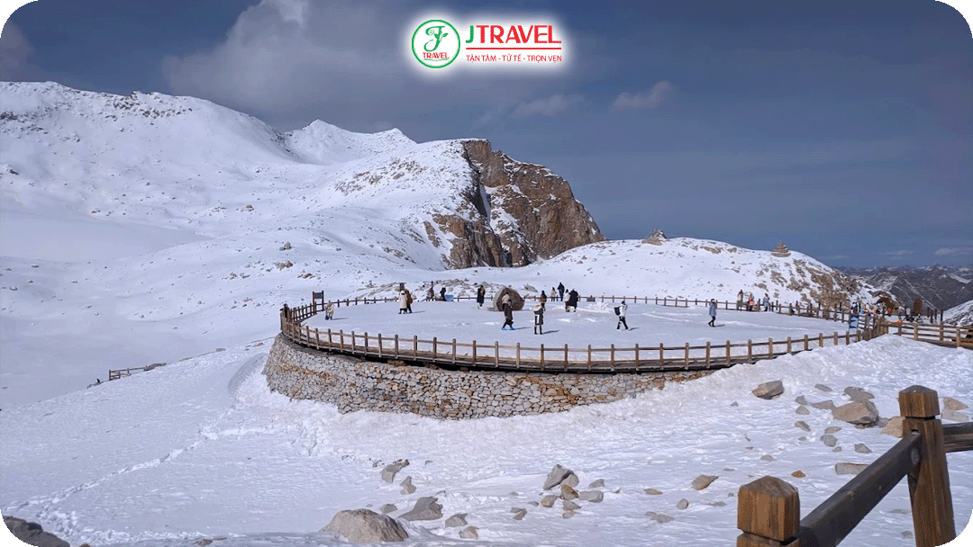 Đạt Cổ Băng Xuyên là băng hà gần thành phố lớn nhất ở Trung Quốc