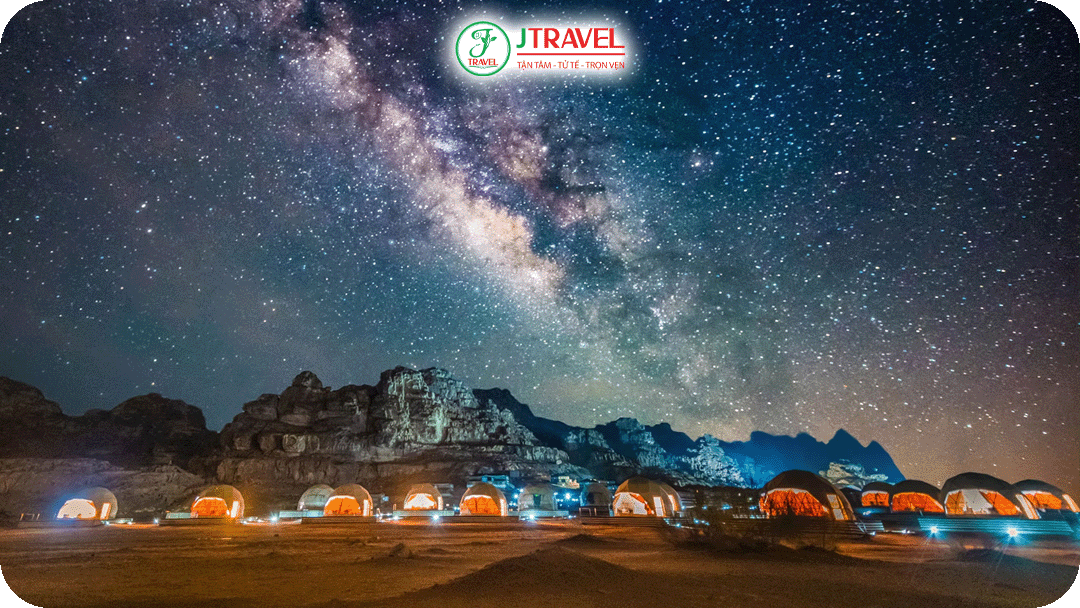 Trải nghiệm nghỉ đêm giữa sa mạc Wadi Rum trong lều kính