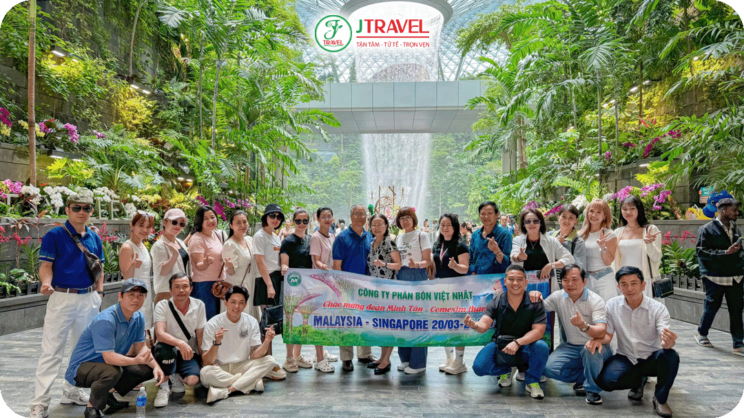 Đoàn J Travel dừng chân ở Jewel Changi - Sân bay đẹp nhất Châu Á
