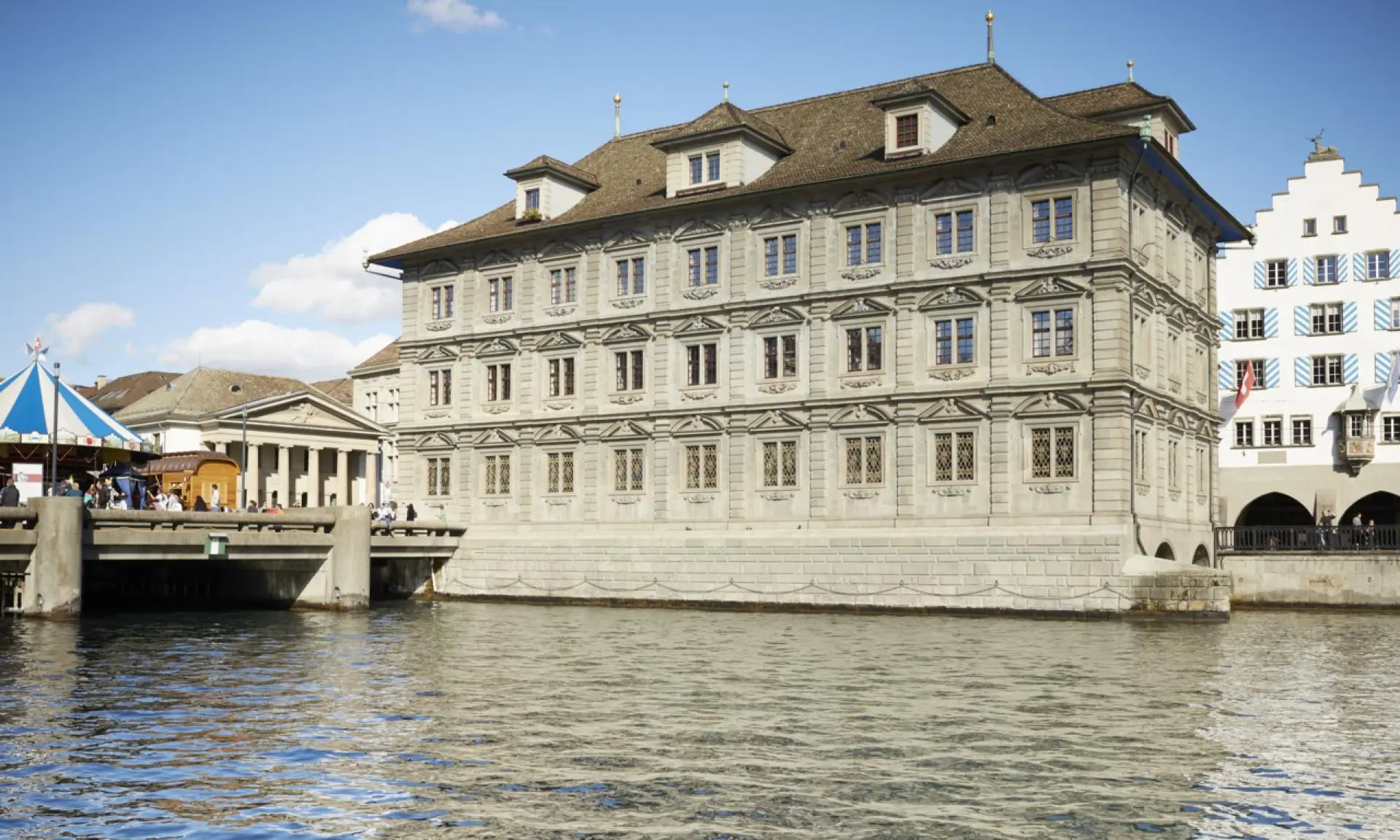 City Hall - Tòa thị chính Zurich