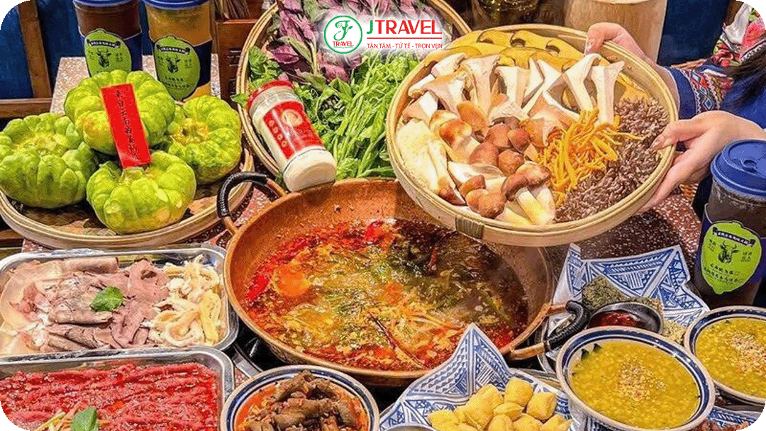 Lẩu nấm Vân Nam - Món đặc sản nổi tiếng với hàng chục loại nấm tươi