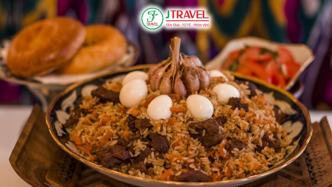 Cơm Pilaf kiểu Tân Cương