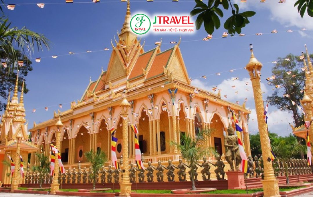 Cận cảnh chùa Vàm Ray