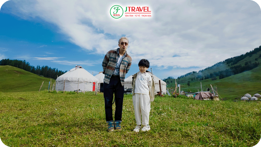 Ngủ lều Yurt tại Thảo Nguyên Nalati đẹp nhất Trung Quốc