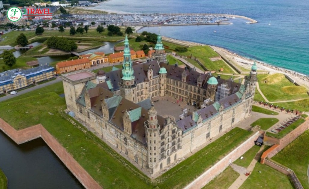 Lâu đài Kronborg bên bờ biển, bối cảnh trong Hamlet