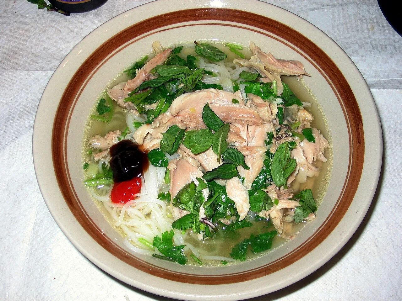 Tô phở gà ở khu người Việt tại Mỹ