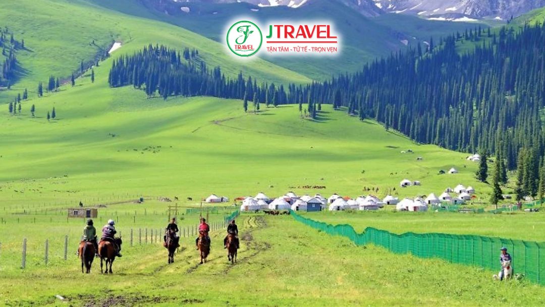 Tân Cương tháng 6 trời mát mẻ