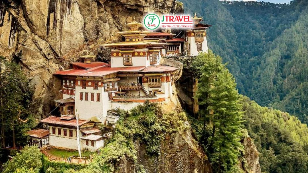 Tiger’s Nest Monastery – ngôi chùa treo cheo leo trên vách núi giữa mây trời hùng vĩ