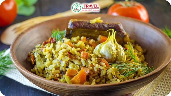 Pilaf (Plov) – Cơm Rang Thơm Nức Vị Cừu