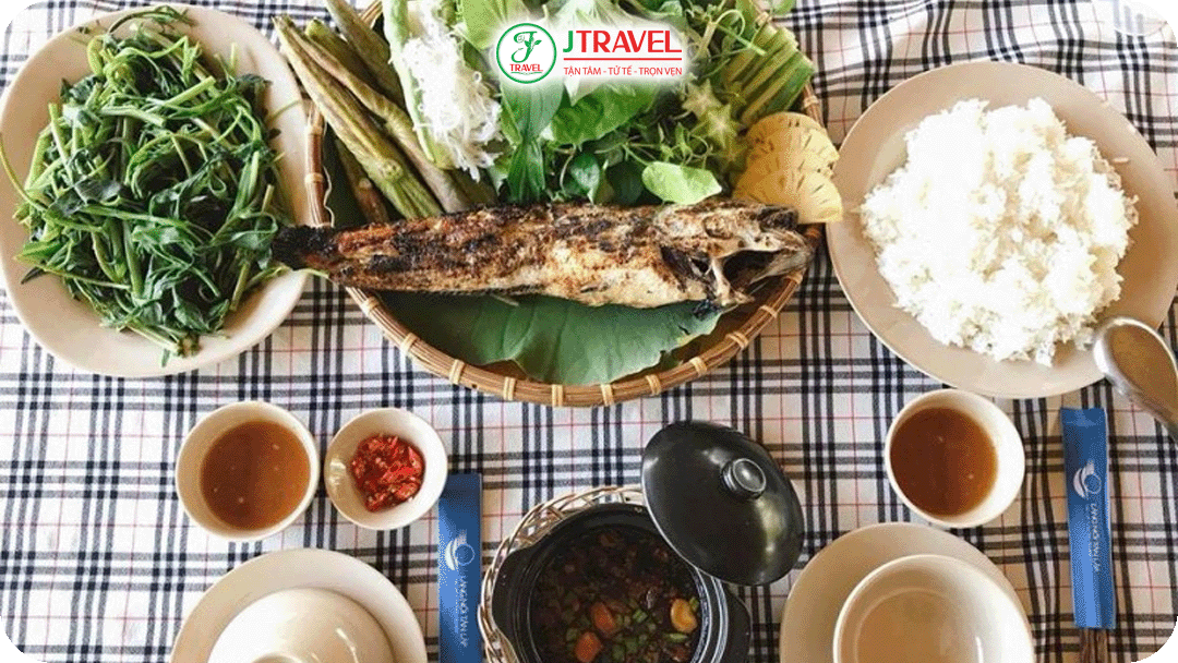 Các món ăn đậm chất miền Tây tại làng nổi Tân Lập